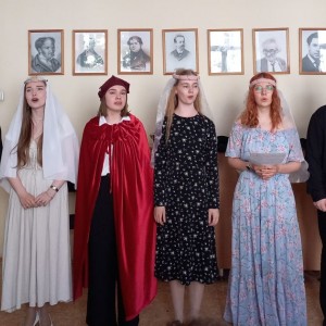 Поют музыковеды и композиторы 1 курса Поют музыковеды и композиторы 1 курса